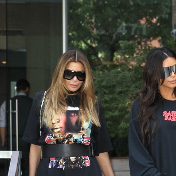 Kim Kardashian quitte son appartement à New York avec son amie Larsa Pippen le 8 septembre 2016.