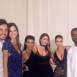 Larsa Pippen pose avec Kim et Kourtney Kardashian et Kanye West.