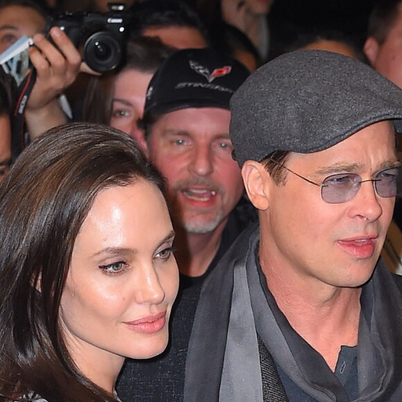 Brad Pitt et Angelina Jolie arrivent à la première du film "By The Sea" à New York le 3 novembre 2015.