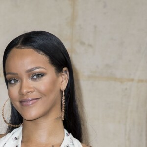 Rihanna au défilé de mode "Christian Dior", collection prêt-à-porter Printemps-Eté 2017 à Paris, le 30 septembre 2016.