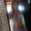 Elizabeth Hurley s'affiche en maillot de bain sur sa page Instagram pour assurer la promotion de sa ligne de vêtements de plage. Photo publiée au mois d'octobre 2016