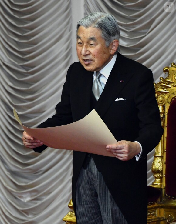 L'empereur Akihito du Japon lors de l'ouverture du Parlement à Tokyo le 26 septembre 2016.