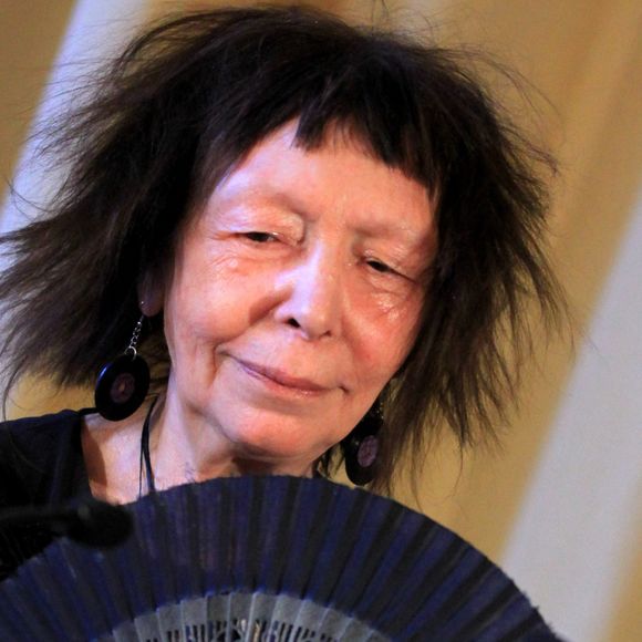 Brigitte Fontaine - Remise de la médaille Vermeil de la ville de Paris, par Christophe Girard, le 22 mars 2012
