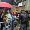 Fans faisant la queue pour la premier concert du chanteur Renaud de sa nouvelle tournée après dix ans d'absence aux Arènes de l'Agora à Evry, le 1er octobre 2016. © Lionel Urman/Bestimage