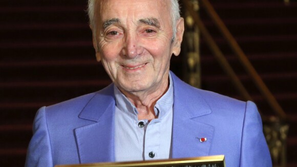 Charles Aznavour étoilé : À Los Angeles, le chanteur de 92 ans ému...