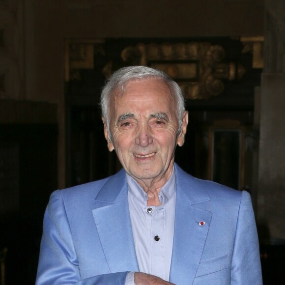 Charles Aznavour reçoit une étoile d'honneur de la communauté arménienne à Hollywood, Los Angeles, le 27 octobre 2016.