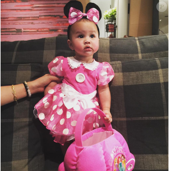 Luna, la fille de Chrissy Teigen et John Legend, déguisée en Minnie le 27 octobre 2016.