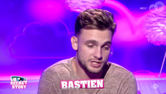 "Secret Story10" sur NT1. Emission quotidienne diffusée le 28 octobre 2016.