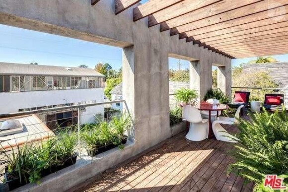 L'acteur Tobey Maguire et sa femme se séparent de leur maison de Santa Monica pour 2,9 millions de dollars.