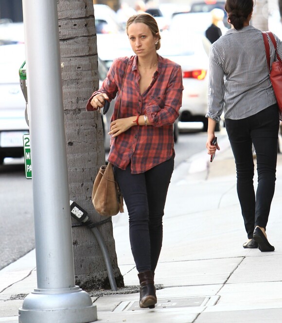 Jennifer Meyer dans les rues de Beverly Hills, le 28 octobre 2016