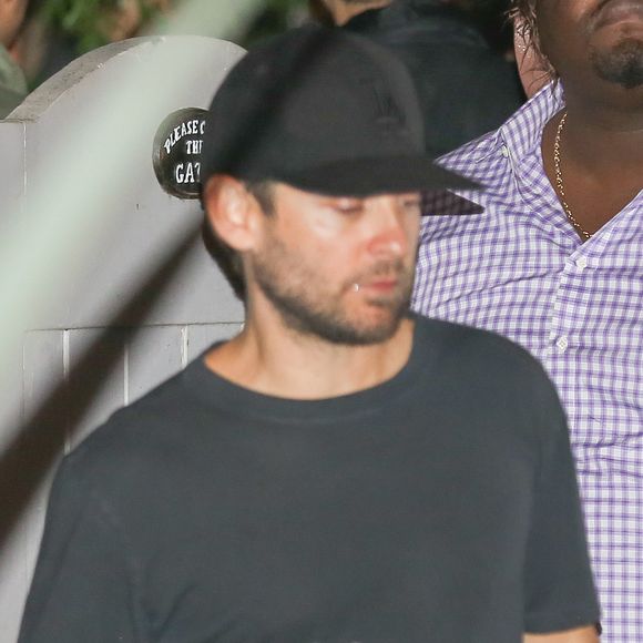 Tobey Maguire chez Kate Hudson pour une fête de Halloween à Los Angeles, le 28 octobre 2016