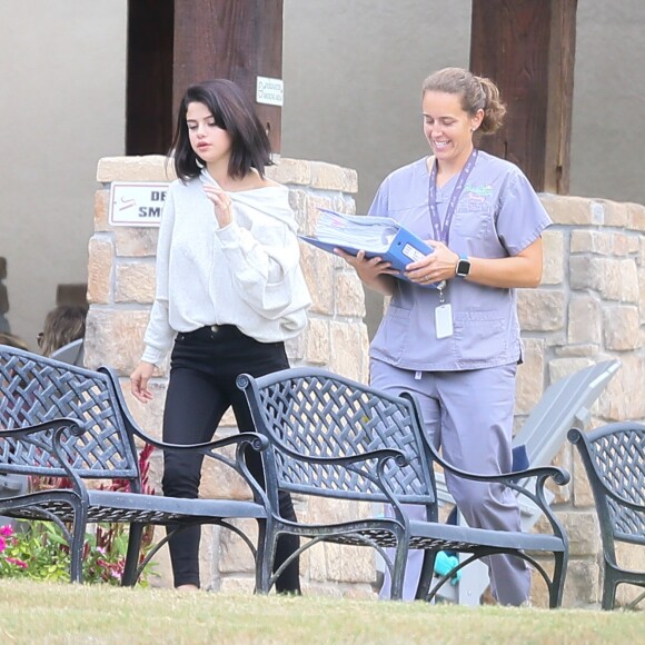 Exclusif - Selena Gomez a été admise au centre de désintoxication à Seymour dans le Tennessee. Atteinte du lupus, Selena Gomez a suivi une chimiothérapie. Le lupus est une maladie chronique qui atteint cinq millions de personnes à travers le monde, et touche en particulier les femmes en âge de procréer, selon la Lupus Foundation of America. Cette maladie auto-immune se caractérise par le fait que le système immunitaire attaque les tissus et les organes de la personne. Le 17 octobre 2016