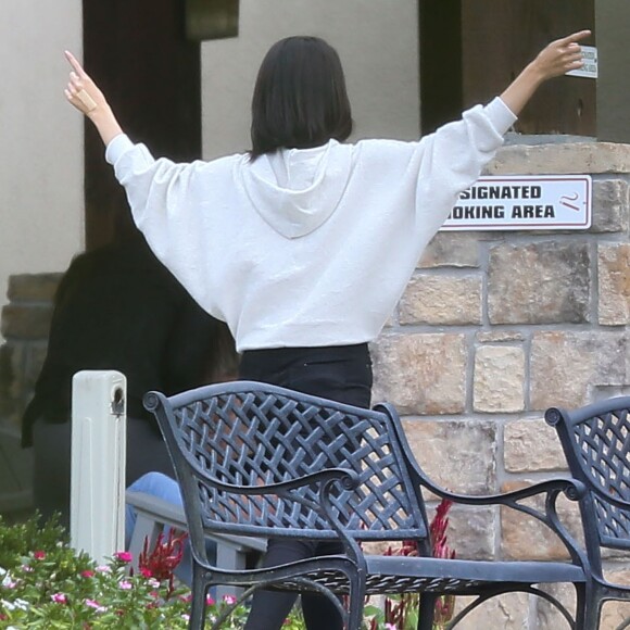 Exclusif - Selena Gomez a été admise au centre de désintoxication à Seymour dans le Tennessee. Atteinte du lupus, Selena Gomez a suivi une chimiothérapie. Le lupus est une maladie chronique qui atteint cinq millions de personnes à travers le monde, et touche en particulier les femmes en âge de procréer, selon la Lupus Foundation of America. Cette maladie auto-immune se caractérise par le fait que le système immunitaire attaque les tissus et les organes de la personne. Le 17 octobre 2016