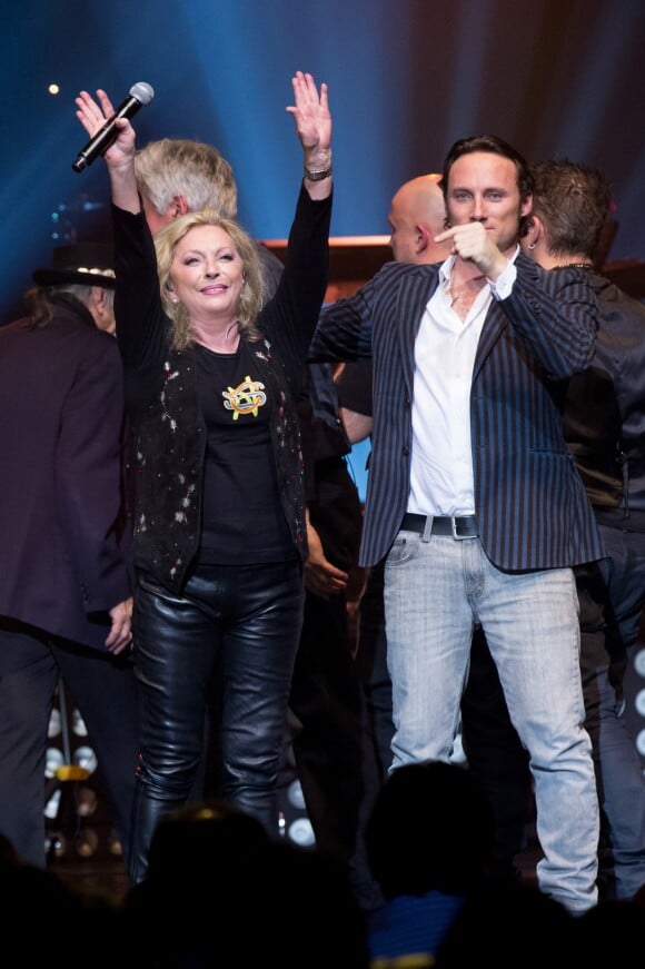 Exclusif - Véronique Sanson, accompagnée de son fils Christopher Stills au concert de Véronique Sanson à l'Olympia le 11 février 2015.