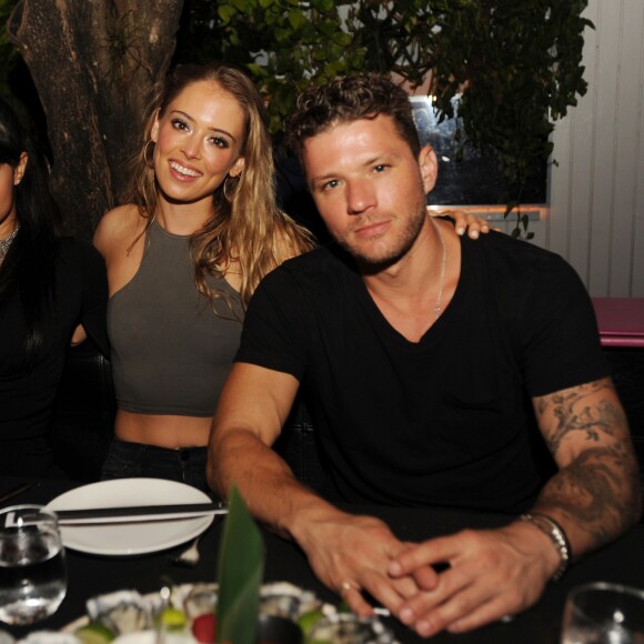 Matt Sinnreich, Joanna Galis, Paulina Slagter, Ryan Phillippe chez Baoli à Miami, le 2 janvier 2015