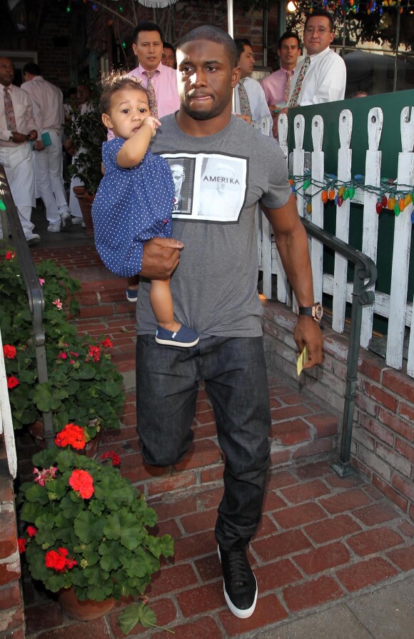 Reggie Bush, sa compagne Lilit Avagyan et leur fille Briseis sont allés déjeuner au restaurant Ivy à West Hollywood. Le 20 février 2014