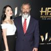 Rosalind Ross enceinte et son compagnon Mel Gibson à la 20ème soirée annuelle Hollywood Film Awards à l'hôtel Beverly Hilton à Beverly Hills, le 6 novembre 2016