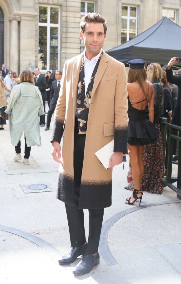 Le chanteur Mika - People arrivant au défilé de mode "Valentino", collection prêt-à-porter Printemps-Eté 2017 à Paris, le 2 octobre 2016. © CVS/Veeren/Bestimage