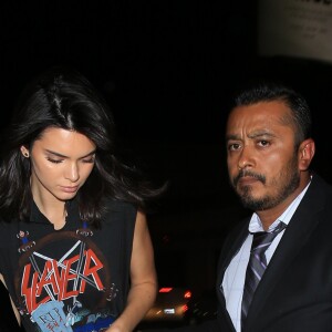 Kendall Jenner se promène dans les rues de Los Angeles, le 13 octobre 2016