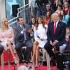 Donald Trump, sa femme Melania Trump, son fils Donald Jr Trump, sa fille Ivanka Trump, son fils Eric Trump et sa fille Tiffany Trump participent en famille à l'émission "Today" à la Trump Town Hall, Rockefeller Plaza à New York, le 21 avril 2016.