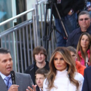 Donald Trump, sa femme Melania Trump, son fils Donald Jr Trump, sa fille Ivanka Trump, son fils Eric Trump et sa fille Tiffany Trump participent en famille à l'émission "Today" à la Trump Town Hall, Rockefeller Plaza à New York, le 21 avril 2016.