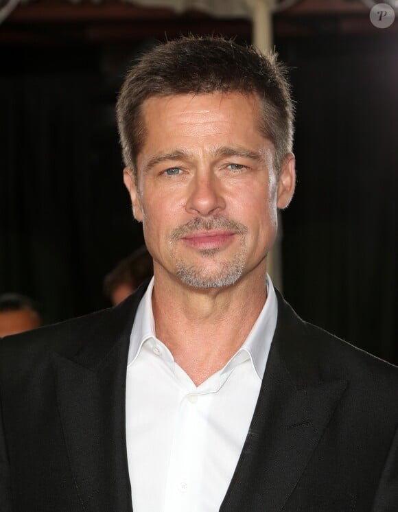 Brad Pitt - People à la première de Allied (Alliés) au théâtre Regency Village à Westwood, le 9 novembre 2016 © AdMedia via Zuma/Bestimage