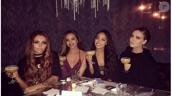 Les Little Mix sont allés boire un cocktail entre filles, le 9 novembre 2016. Jesy Nelson ne porte plus sa bague de fiançailles alors que les rumeurs de rupture avec son fiancé vont bon train.