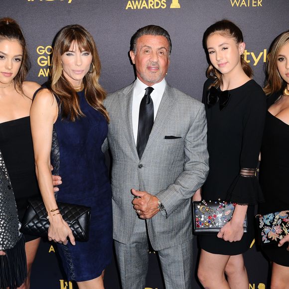 Sylvester Stallone, Jennifer Flavin, Scarlet Rose Stallone, Sophia Rose Stallone, Sistine Rose Stallone lors de la soirée Hollywood Foreign Press Association And InStyle Celebrate The 2017 Golden Globe Award Season à Los Angeles, le 10 novembre 2016.