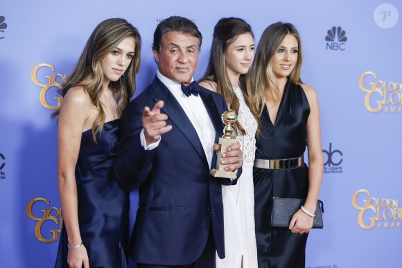 Sylvester Stallone et ses filles Sophia, Sistine et Scarlet - Press Room lors de la 73e cérémonie annuelle des Golden Globe Awards à Beverly Hills, le 10 janvier 2016. © Olivier Borde/Bestimage
