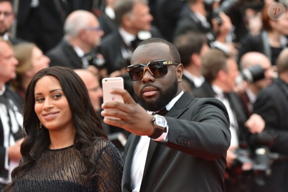 Maître Gims et sa femme DemDem (selfie) - Montée des marches du film "The BFG" ("Le BGG Le Bon Gros Géant") lors du 69ème Festival International du Film de Cannes. Le 14 mai 2016.