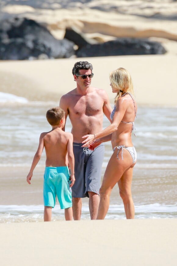 Patrick Dempsey et sa femme Jillian se baignent avec leurs enfants Talula Fyfe, Darby et Sullivan lors de leurs vacances à Saint-Barthélemy le 22 février 2016
