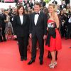 Denise Fabre, Christian Estrosi, Laura Ténoudji (Télématin) lors de la montée des marches du film Café Society pour l'ouverture du 69ème Festival International du Film de Cannes, le 11 mai 2016.