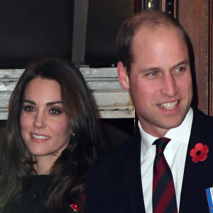 Kate Middleton et le prince William, duc et duchesse de Cambridge, lors de la soirée du Festival Royal du Souvenir, dédié à la commémoration des victimes de guerres, au Royal Albert Hall à Londres, le 12 novembre 2016.