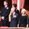Le vice-amiral Timothy Laurence, la princesse Anne, le prince Charles, Camilla Parker-Bowles, duchesse de Cornouailles, le prince Andrew lors de la soirée du Festival Royal du Souvenir, dédié à la commémoration des victimes de guerres, au Royal Albert Hall à Londres, le 12 novembre 2016.