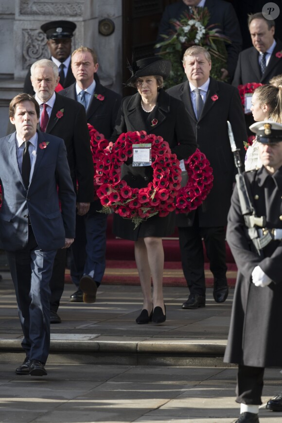 Theresa May au Cénotaphe de Whitehall le 13 novembre 2016 à Londres, lors des commémorations du Dimanche du Souvenir (Remembrance Sunday).