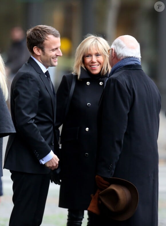Emmanuel Macron et sa femme Brigitte assistent aux obsèques de Henry Hermand en l'église Saint Sulpice à Paris le 10 novembre 2016. © Dominique Jacovides / Bestimage