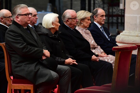 Le prince Laurent, la reine Paola, le roi Albert, la princesse Astrid et le prince Lorenz - La famille royale de Belgique à leur arrivée en la cathédrale Saints-Michel-et-Gudule de Bruxelles pour le Te Deum (Fête du Roi). Le 15 novembre 2016 15/11/2016 - Bruxelles
