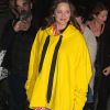 Marion Cotillard enceinte, arrive dans un pull jaune canari, à l'émission de Stephan Colbert à New York, le 16 novembre 2016
