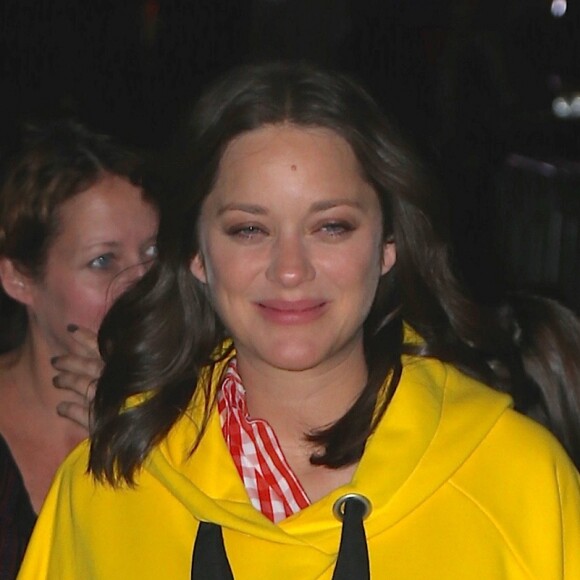 Marion Cotillard enceinte arrive à l'émission de Stephan Colbert à New York, le 16 novembre 2016