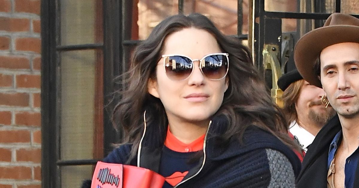 Marion Cotillard Enceinte De Son 3eme Marion Cotillard, enceinte, quitte son hôtel à New York emmitouflée