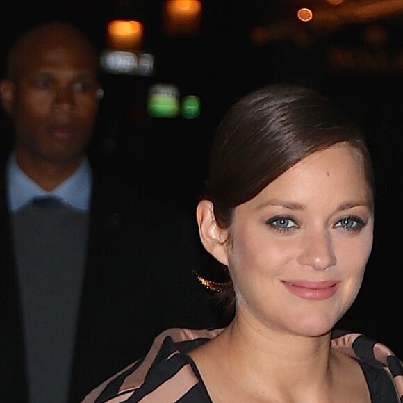 Marion Cotillard se rend à la première de son film "Alliés" à New York le 15 novembre 2016.