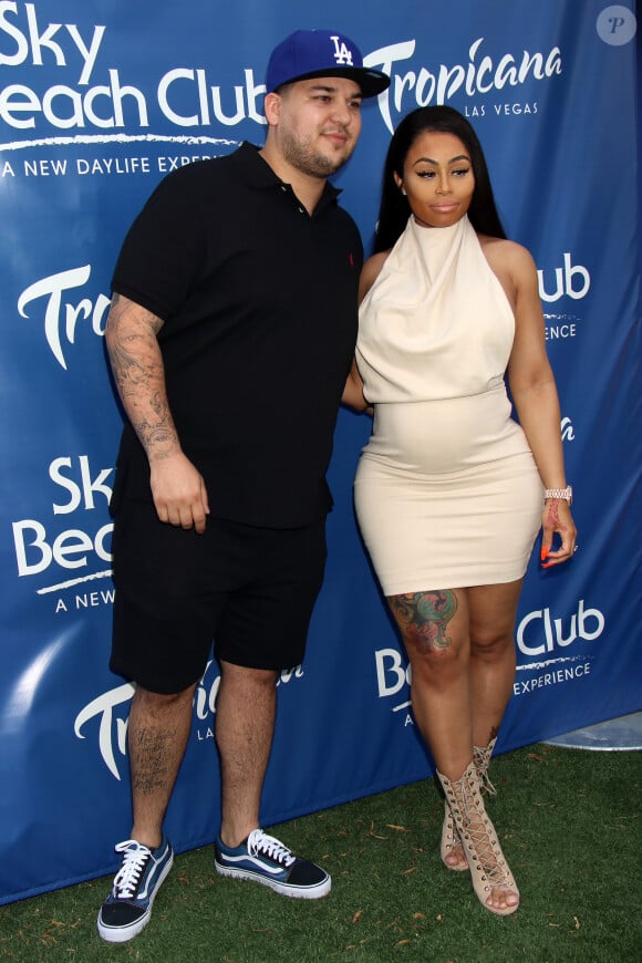 Rob Kardashian et sa fiancée Blac Chyna enceinte au Memorial Day Weekend du Sky Beach Club à Las Vegas, le 28 mai 2016