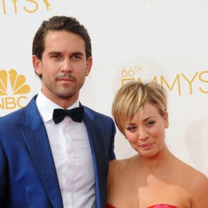 Kaley Cuoco et son mari Ryan Sweeting à La 66ème cérémonie annuelle des Emmy Awards au Nokia Theatre à Los Angeles, le 25 août 2014.