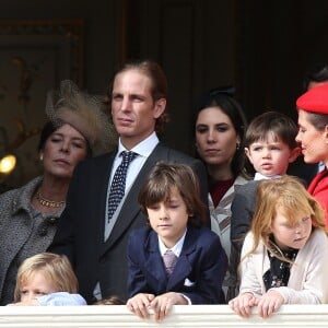 Raphaël, le fils de Charlotte Casiraghi et de son ex-compagnon Gad Elmaleh, assistait avec sa maman au dernier temps des célébrations de la Fête nationale monégasque le 19 novembre 2016, observant depuis les fenêtres du palais princier le défilé militaire avant la salut de la foule. © Bruno Bebert/Dominique Jacovides/Bestimage