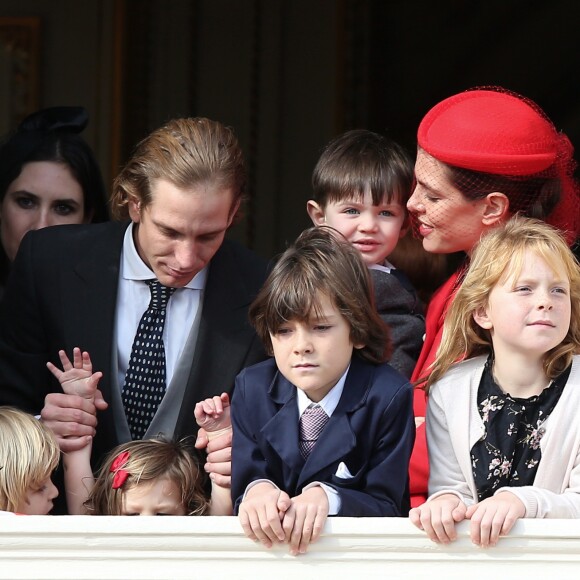 Raphaël, le fils de Charlotte Casiraghi et de Gad Elmaleh, assistait avec sa maman au dernier temps des célébrations de la Fête nationale monégasque le 19 novembre 2016, observant depuis les fenêtres du palais princier le défilé militaire avant la salut de la foule. © Bruno Bebert/Dominique Jacovides/Bestimage