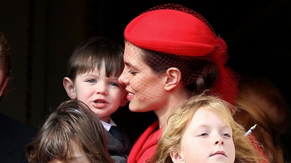 Charlotte Casiraghi maman épanouie avec son fils Raphaël, star surprise à Monaco