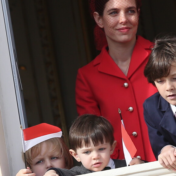 Raphaël, le fils de Charlotte Casiraghi et de Gad Elmaleh, assistait avec sa maman au dernier temps des célébrations de la Fête nationale monégasque le 19 novembre 2016, observant depuis les fenêtres du palais princier le défilé militaire avant la salut de la foule. © Bruno Bebert/Dominique Jacovides/Bestimage