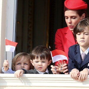 Raphaël, le fils de Charlotte Casiraghi et de Gad Elmaleh, assistait avec sa maman au dernier temps des célébrations de la Fête nationale monégasque le 19 novembre 2016, observant depuis les fenêtres du palais princier le défilé militaire avant la salut de la foule. © Bruno Bebert/Dominique Jacovides/Bestimage