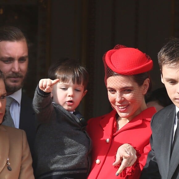 Raphaël, le fils de Charlotte Casiraghi et de Gad Elmaleh, assistait avec sa maman et toute la famille princière (ici, la princesse Stéphanie de Monaco et son fils Louis Ducruet) au dernier temps des célébrations de la Fête nationale monégasque le 19 novembre 2016, observant depuis les fenêtres du palais princier le défilé militaire avant la salut de la foule. © Bruno Bebert/Dominique Jacovides/Bestimage