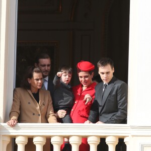 Raphaël, le fils de Charlotte Casiraghi et de Gad Elmaleh, assistait avec sa maman et toute la famille princière (ici, la princesse Stéphanie de Monaco et son fils Louis Ducruet) au dernier temps des célébrations de la Fête nationale monégasque le 19 novembre 2016, observant depuis les fenêtres du palais princier le défilé militaire avant la salut de la foule. © Bruno Bebert/Dominique Jacovides/Bestimage